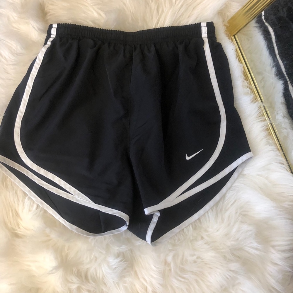 Nike women’s running short